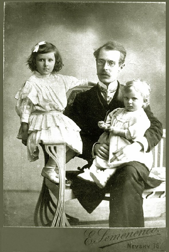 Валерий Львович Альбрехт с дочками Таней и Настей, из архива В. Л. Альбрехта