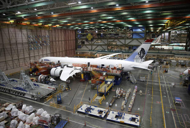 У Boeing кончились болты и гайки