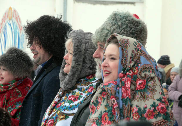 В Смоленске широко отметили Масленицу