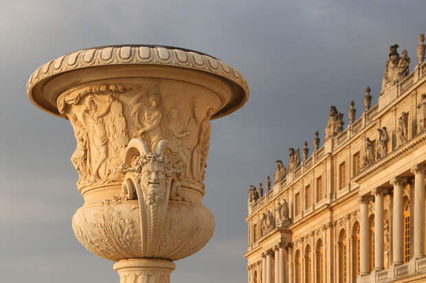 Versailles - garden vase and west facade