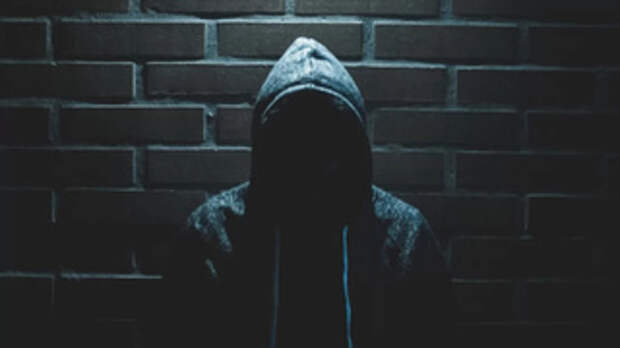 Человек в капюшоне / Фото: unsplash.com