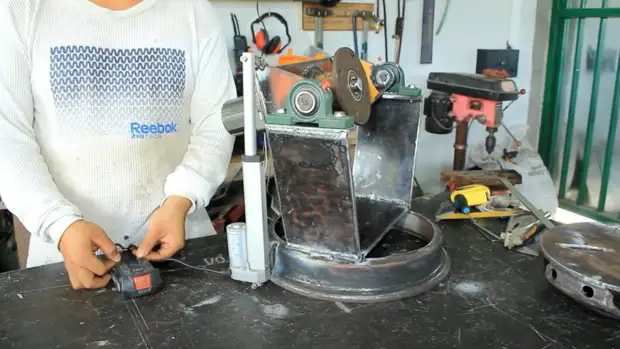 Поворотный сварочный стол из автомобильных дисков