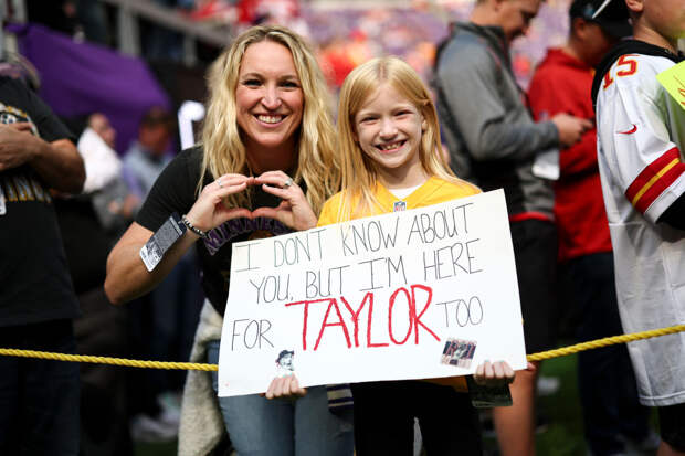 Travis Kelce Taylor Swift Vikings