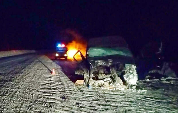 Последствия крупной аварии с маршруткой под Красноярском сняли на видео