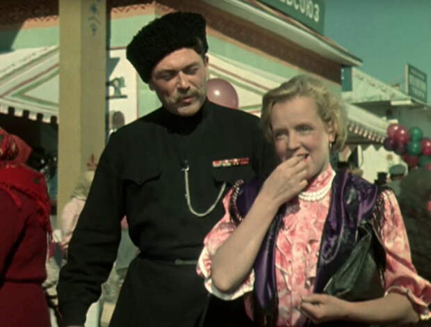 Кадр из к/ф «Кубанские казаки» (1949). <br> | Фото: cdn.fishki.net Кадр из к/ф «Кубанские казаки» (1949). <br> | Фото: cdn.fishki.net