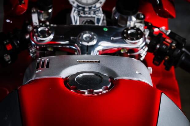 Редкий Ducati MH900e 2002 года с заводской упаковкой