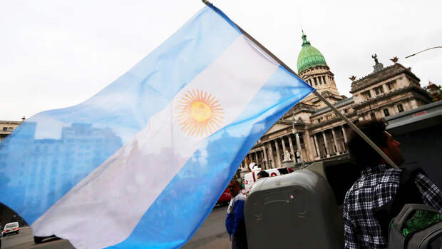 Обе палаты парламента Аргентины утвердили пакет реформ президента Милея
