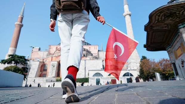 Продлят ли на пятый сезон скандальный турецкий сериал "Клюквенный шербет": слухи и факты