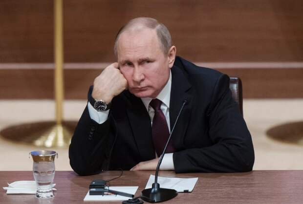 Латвия требует, Украина пугает... Что ж за жизнь-то такая настала!