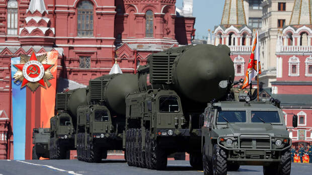 Express: Россия продемонстрировала современную военную мощь на параде Победы