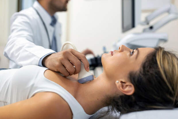 Онколог Габриелян: осиплость голоса может быть симптомом рака щитовидной железы