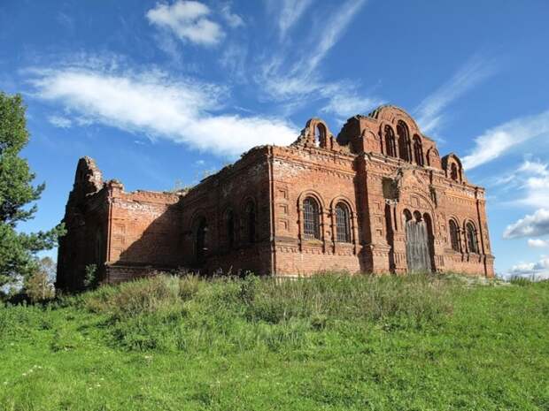 Заброшенная усадьба на Смоленщине. | Фото: deni-spiri.livejournal.com.