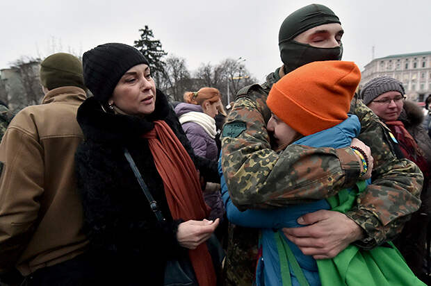 Боец «Азова» перед отправкой в зону боевых действий, 17 января 2015 года.