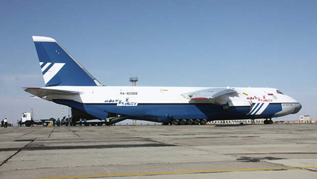 Самолет Ан-124-100 Руслан. Архивное фото