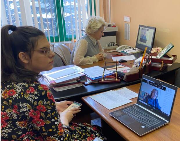 Видеоконференция. Фото школы 1383