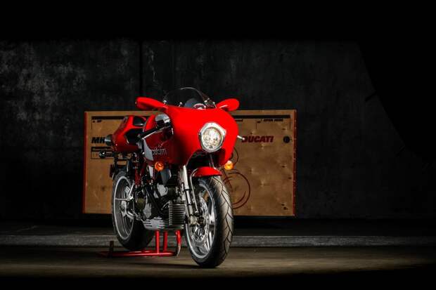 Редкий Ducati MH900e 2002 года с заводской упаковкой
