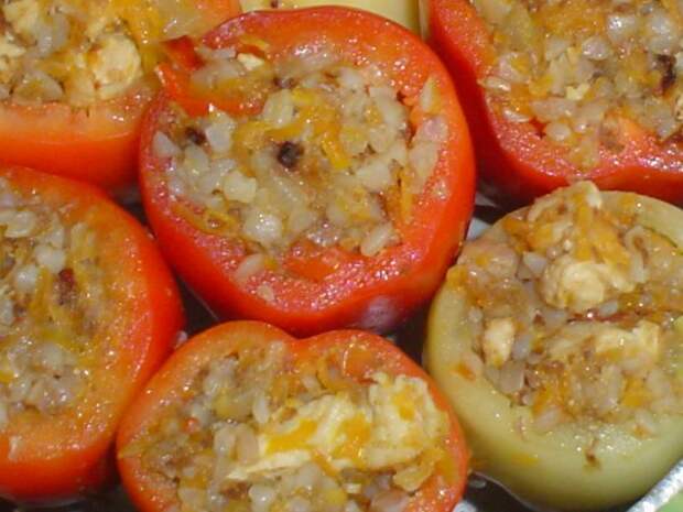 Фаршированный перец с курицей и гречкой