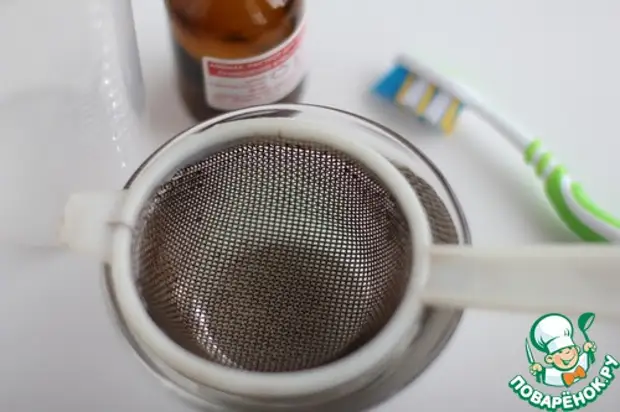 Как отмыть сито. Жир на решетке вентиляции. Очистка кухонной вытяжки от жира. Как отмыть сито. Сито от накипи.