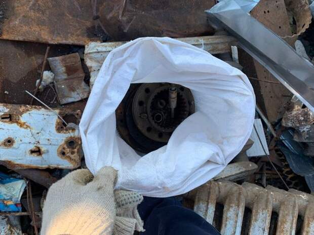 Все сдают металлолом, а я наоборот — решил выкупать его у приемщиков. Мои фото