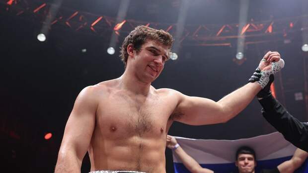 Россиянин Халидов победил кубинца Лардуэта решением судей в главном бою вечера IBA.PRO 14