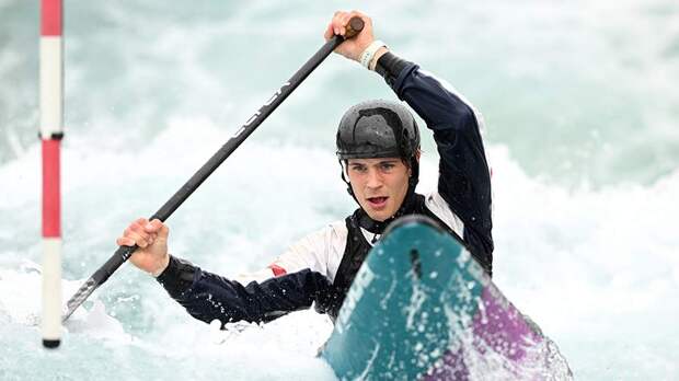 Би-би-си сообщил об отстранении британского каноиста за интимное видео