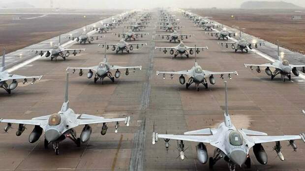 «Могут поставлять сотнями» – эксперт объяснил главное предназначение F-16 в зоне сражений