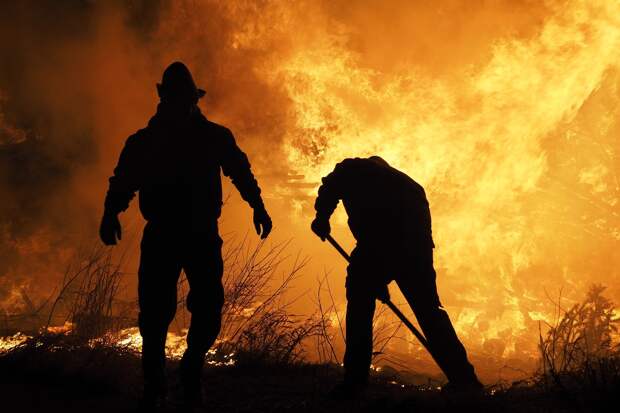 fire-extinguisher-3891361-1920 alt