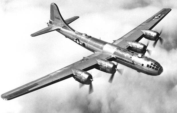 B-29. Экипаж 12 человек. 