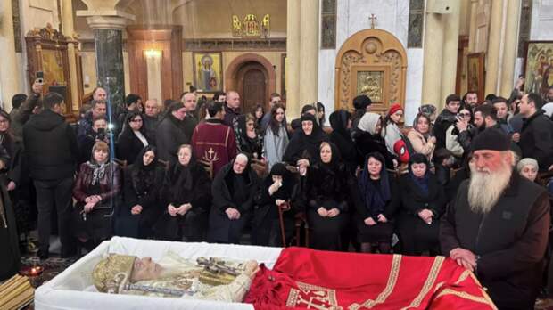 Патриарха Грузии Илию II похоронили в Сионском соборе в Тбилиси
