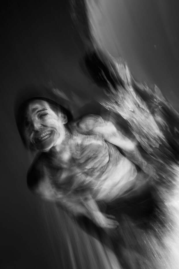 Волны и серферы 2019 в фотографиях финалистов премии Nikon