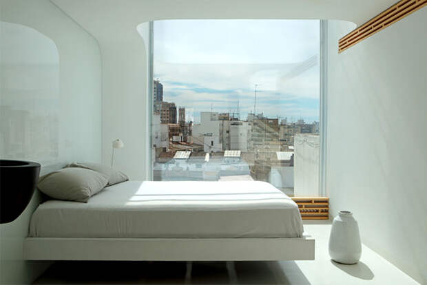 Дизайн интерьера квартиры в современном классическом стиле - видовая спальня