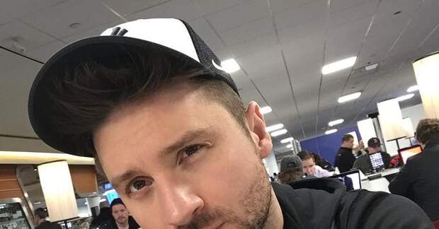 Лазарев опубликовал фотографию сына