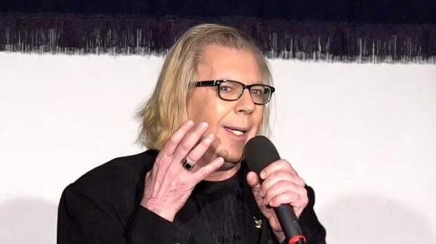 Владислав Демченко подарил 90 драгоценных камней гостям на своем 60-летии