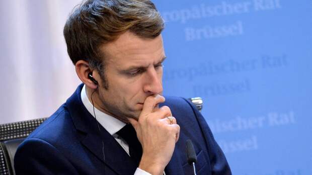 Операция по "демакронизации". Президент Франции таинственно исчез
