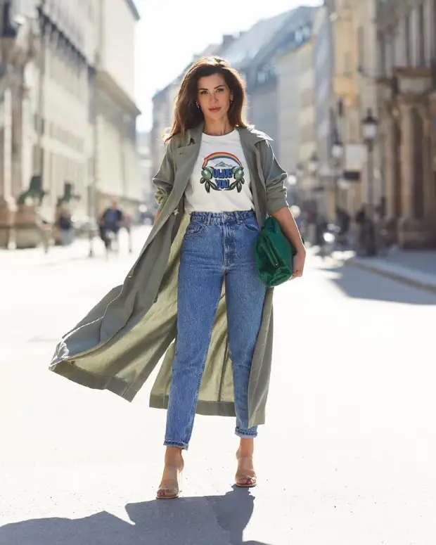 25 изумительных примеров как и с чем носить узкие джинсы дамам в 40-50 лет