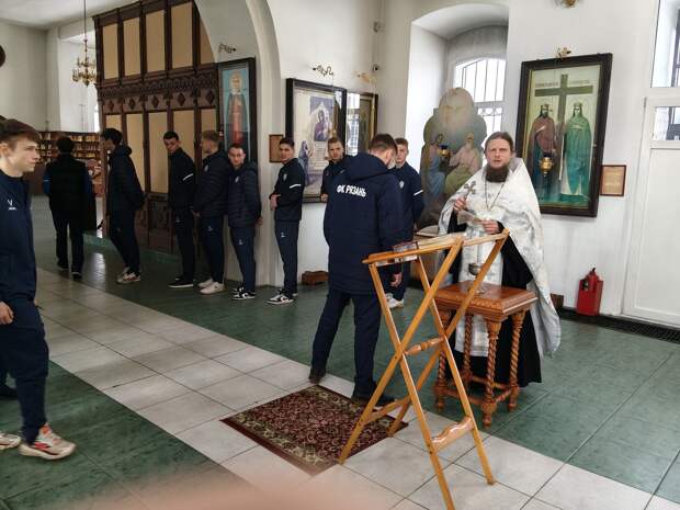 Игроки и тренер ФК «Рязань» приняли участие в молебне перед стартом сезона