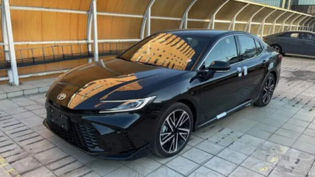 В России начались продажи седана Toyota Camry 2025 года нового поколения