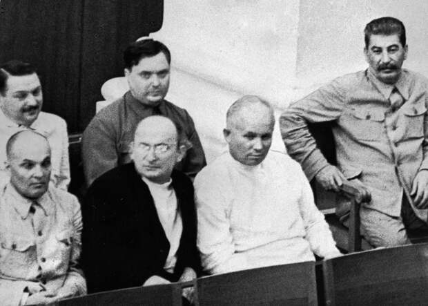 Берия, Хрущев, Маленков  в одной команде Сталина