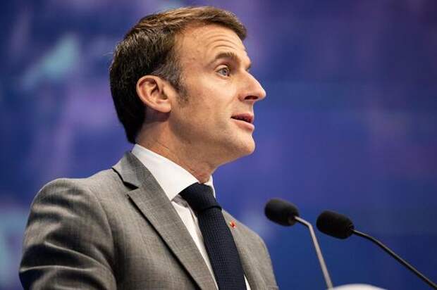 Макрон: авианосец «Шарль де Голль» получил приказ направиться в Средиземное море