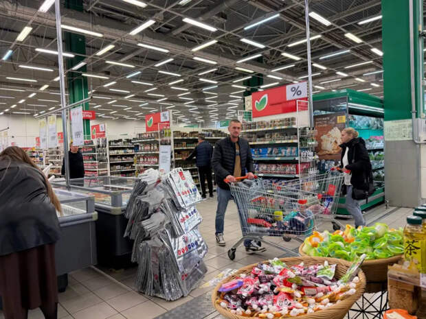 В магазинах стартовала «шринкфляция»: что крайне важно знать российским покупателям