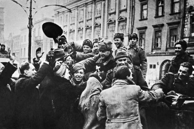 Польша сильно рискует, требуя от России репарации за Вторую мировую Польша сильно рискует, требуя от России репарации за Вторую мировую