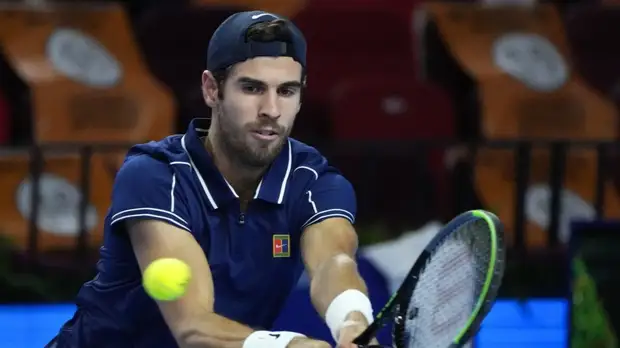 Хачанов обыграл Чилича и вышел в финал турнира в Аделаиде