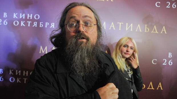 От Отрепьева до Кураева: Почему скандального протодиакона хотят лишить сана?