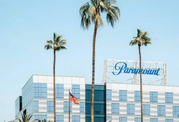 Более 1000 звезд Голливуда подписали письмо против поглощения Warner