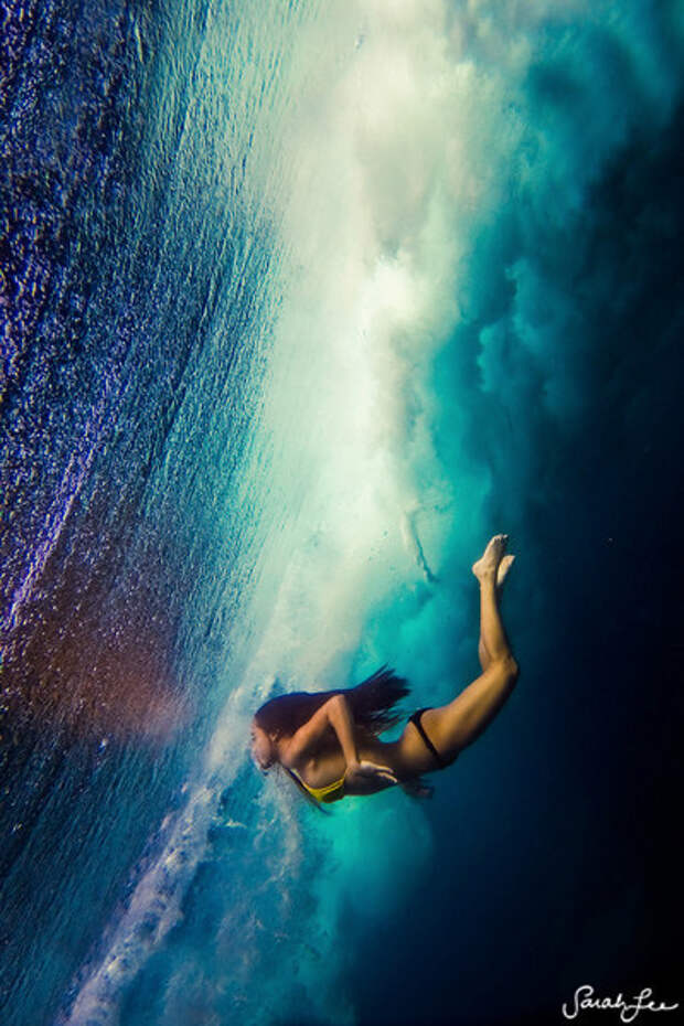 Фотографии сёрферов под водой от Сары Ли.