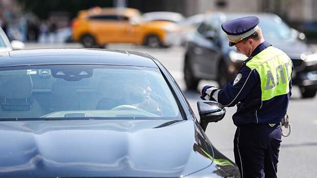 В России резко вырастет штраф за отказ остановиться по требованию ГИБДД