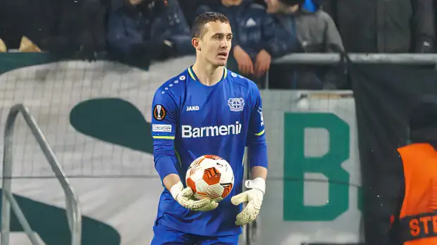 Агент рассказал, когда пройдёт операция вратаря «Байера» Лунёва