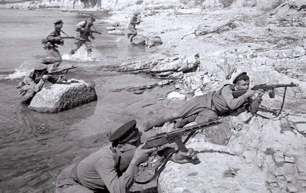4 февраля 1943 года - начало операции советских войск по освобождению Новороссийска и Таманского полуострова 4 февраля 1943 года - начало операции советских войск по освобождению Новороссийска и Таманского полуострова