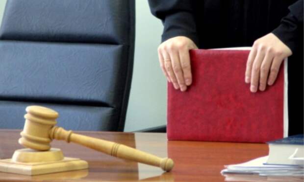 В Северодвинске женщину, оскорбившую судью, оштрафовали на 100 тысяч рублей и отправили на лечение