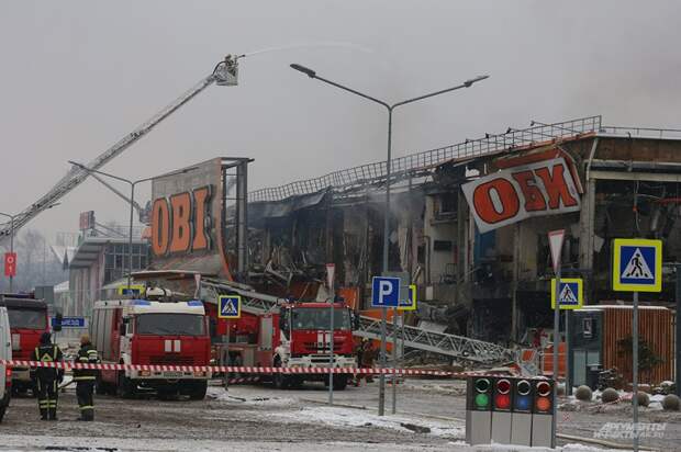 Очевидцы рассказали о пожаре и взрыве в ТЦ «Мега Химки»